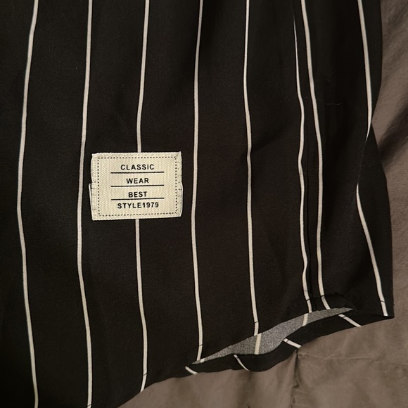 Boston Button-Up - Picture 4 of 5